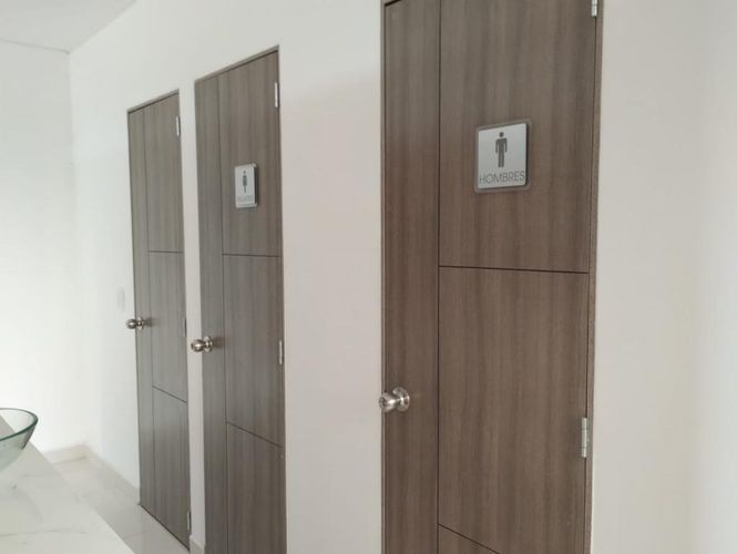 Casa de 20 alcobas en venta en Ciudad Jardin, Cali, 1610 m² · foto 16 de 22