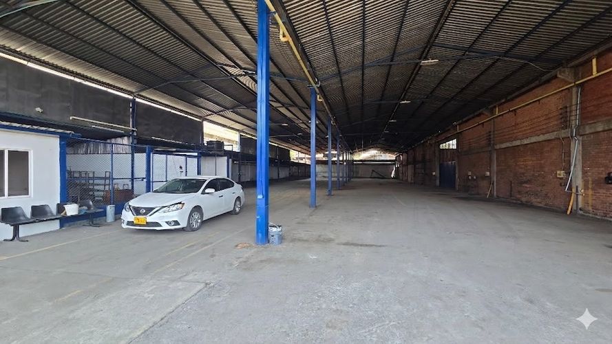 Bodega en arriendo en Zona Industrial, Yumbo, 2000 m² · foto 2 de 21