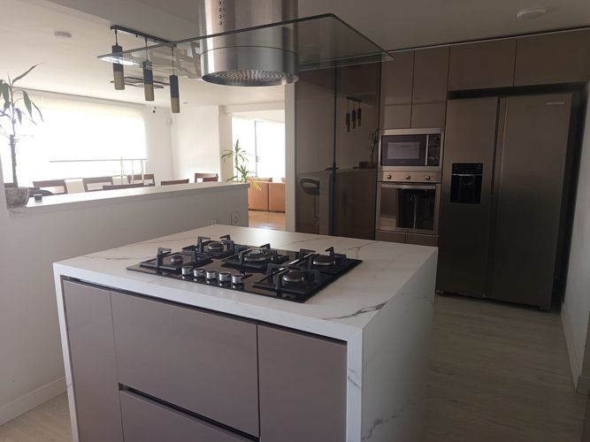 Apartamento de 5 alcobas en venta en Mazuren, Bogotá, 354 m² · foto 7 de 24