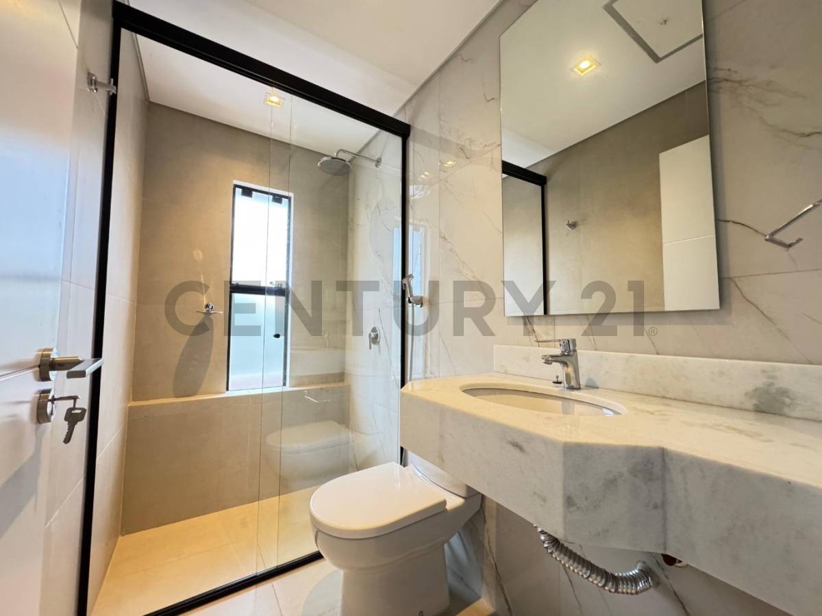 Alquiler Exclusivo: Casa Pareada a Estrenar en Zona Rakiura, Luque. Amplio Terreno de 309m² y 140m² de Construcción. Ubicación Privilegiada en Carlos Antonio Meza casi Mcal. Sucre. Gs. 6.000.000. — foto 3