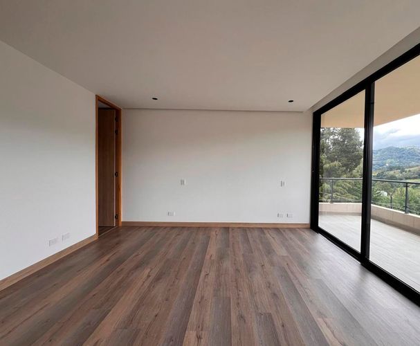 Casa de 3 alcobas en venta en Sajonia, Rionegro, 334 m² · foto 7 de 13
