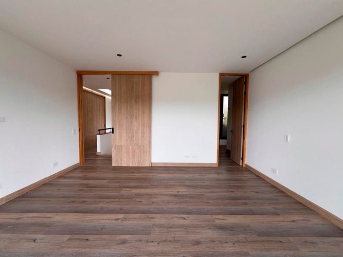 Casa de 3 alcobas en venta en Sajonia, Rionegro, 334 m² · foto 8 de 13