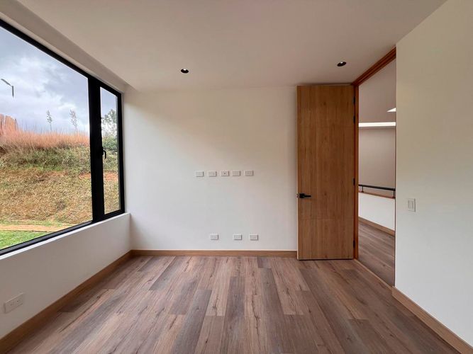 Casa de 3 alcobas en venta en Sajonia, Rionegro, 334 m² · foto 11 de 13
