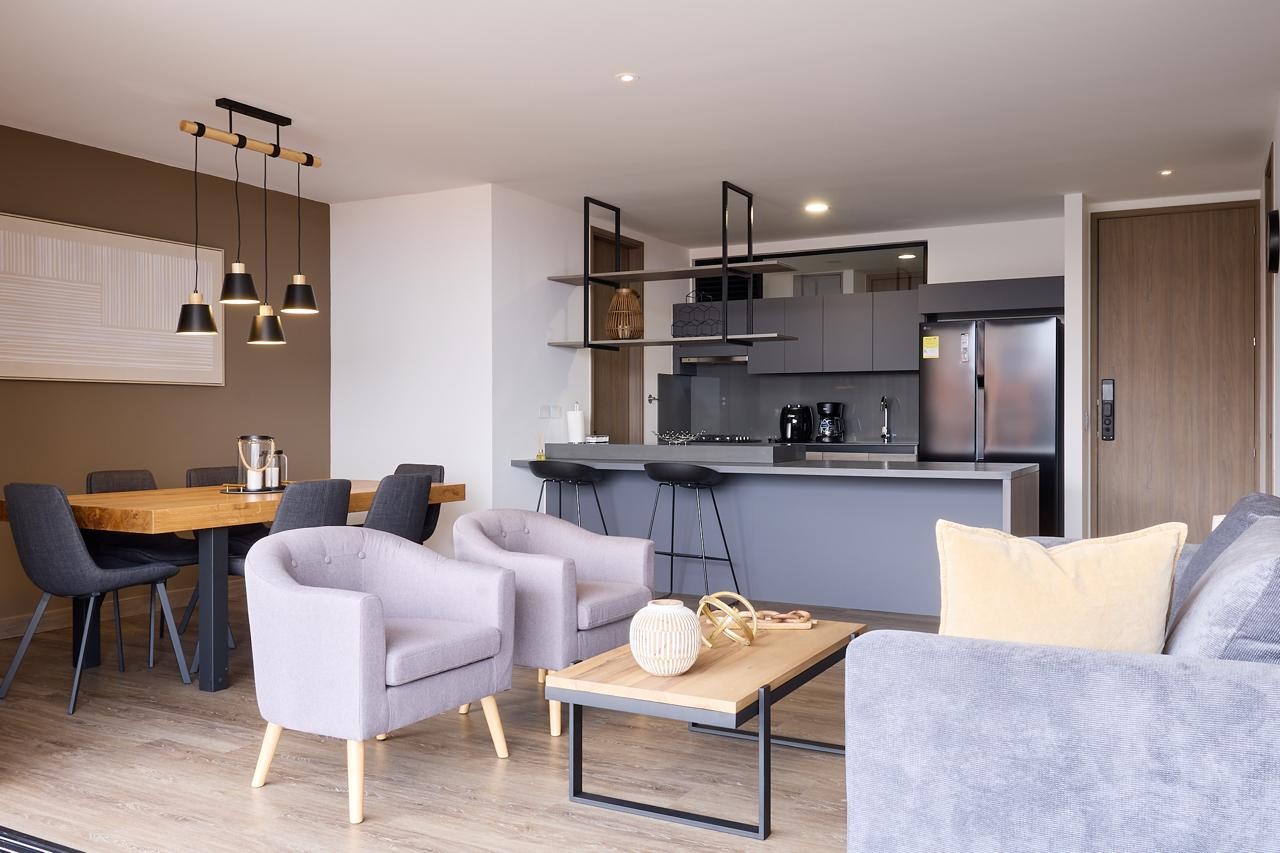 Apartamento en arriendo en El Poblado, Medellín · foto 3 de 13