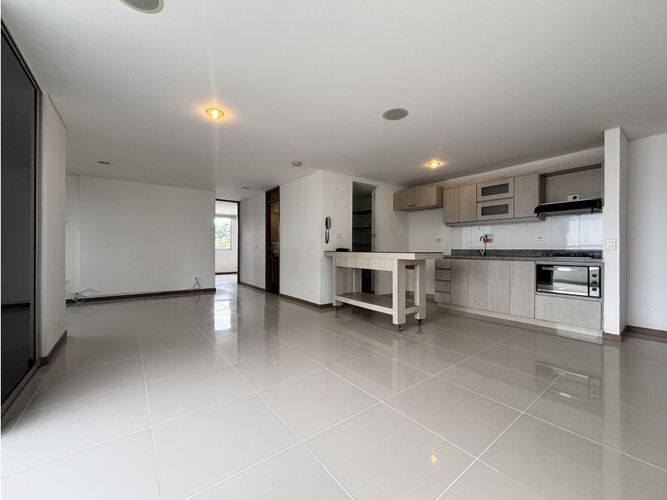 Apartamento de 2 alcobas en venta en Las Cometas, Envigado, 75 m² · foto 2 de 14