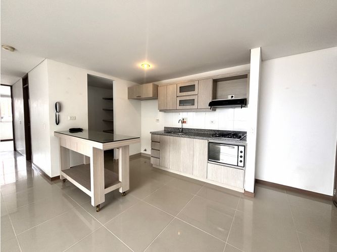 Apartamento de 2 alcobas en venta en Las Cometas, Envigado, 75 m² · foto 3 de 14