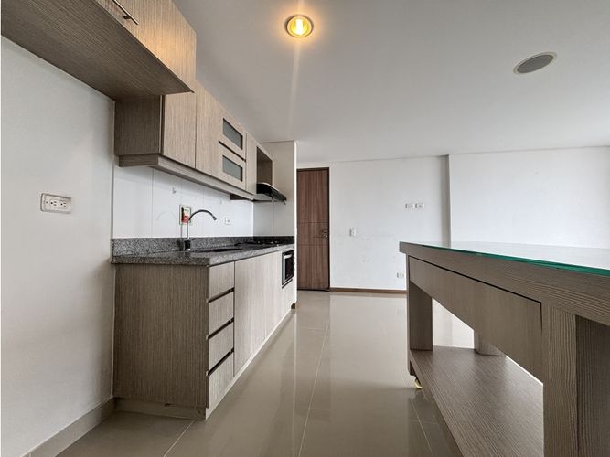 Apartamento de 2 alcobas en venta en Las Cometas, Envigado, 75 m² · foto 4 de 14