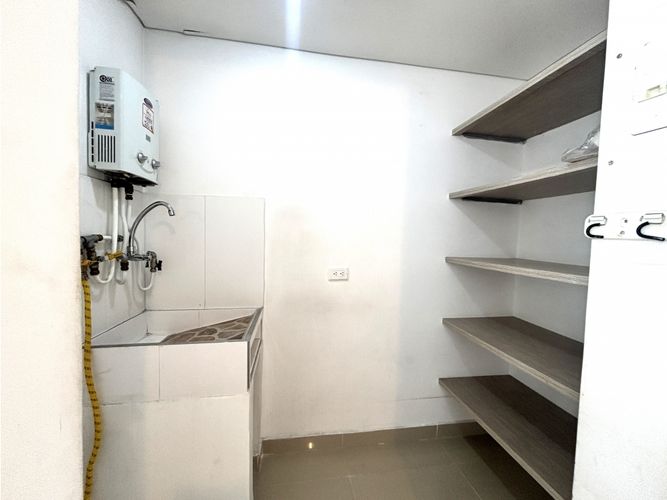 Apartamento de 2 alcobas en venta en Las Cometas, Envigado, 75 m² · foto 5 de 14