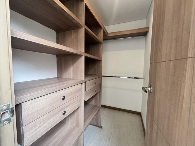 Apartamento de 2 alcobas en venta en Las Cometas, Envigado, 75 m² · foto 9 de 14