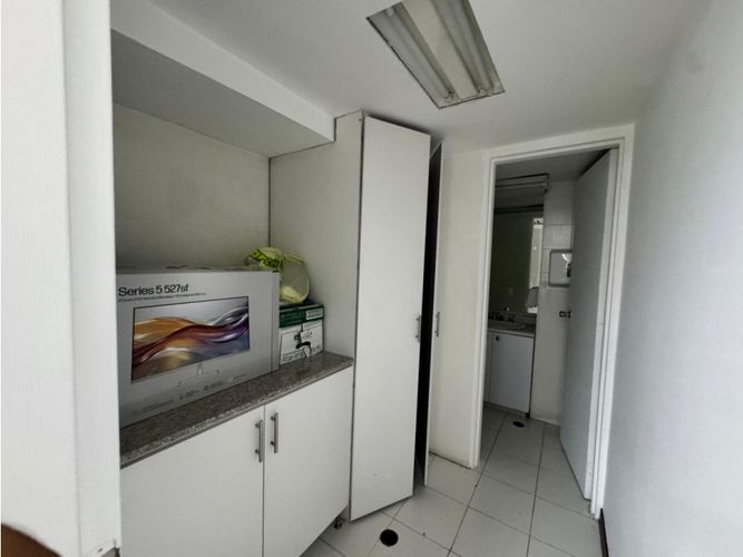 Oficina en venta en Suramericana, Medellín, 219 m² · foto 8 de 24