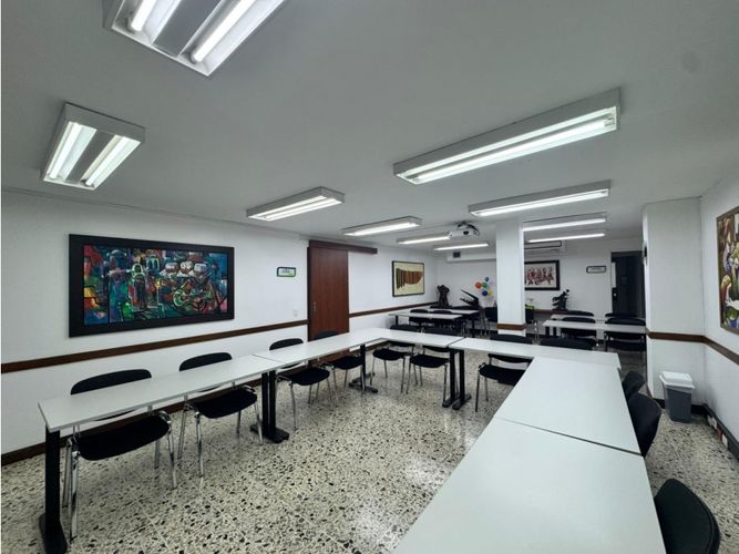 Oficina en arriendo en Suramericana, Medellín, 219 m² · foto 9 de 24