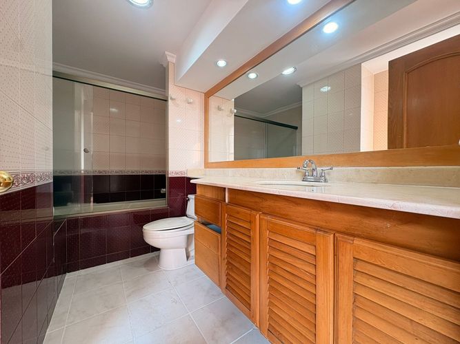 Apartamento de 3 alcobas en arriendo en El Poblado, Medellín, 226 m² · foto 13 de 15