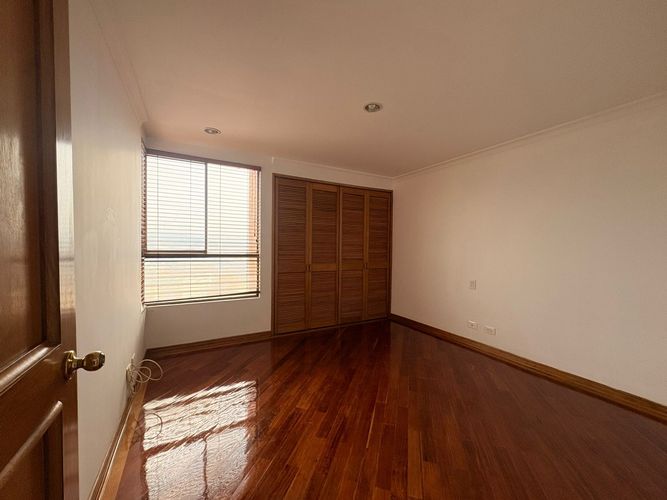 Apartamento de 3 alcobas en arriendo en El Poblado, Medellín, 226 m² · foto 9 de 15