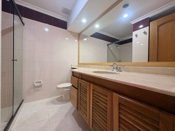 Apartamento de 3 alcobas en arriendo en El Poblado, Medellín, 226 m² · foto 14 de 15