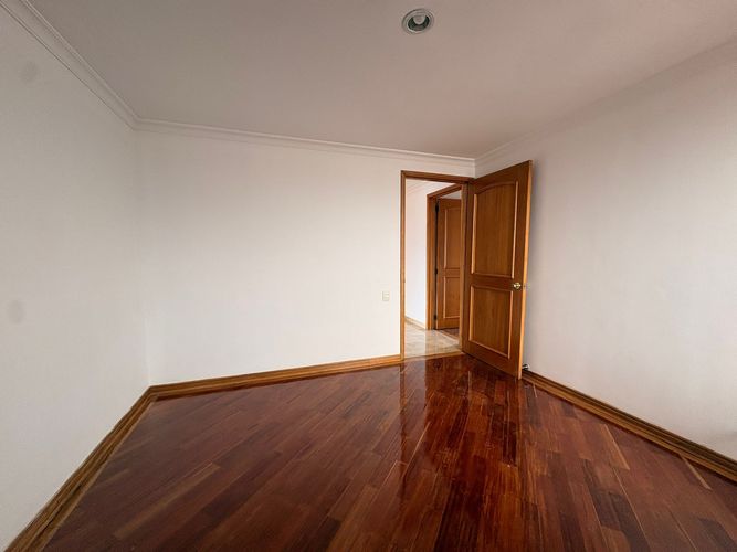 Apartamento de 3 alcobas en arriendo en El Poblado, Medellín, 226 m² · foto 11 de 15