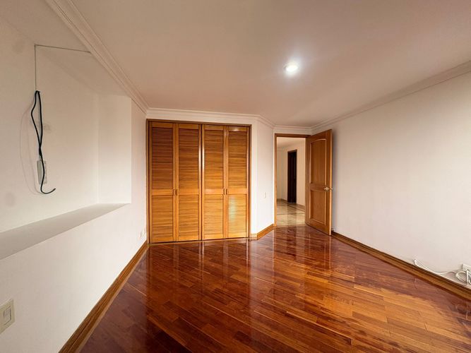 Apartamento de 3 alcobas en arriendo en El Poblado, Medellín, 226 m² · foto 12 de 15