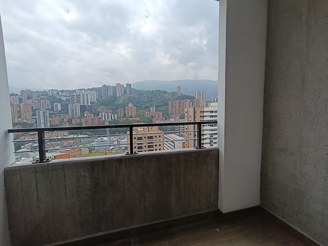 Apartamento de 2 alcobas en arriendo en El Poblado, Medellín, 108 m² · foto 13 de 20