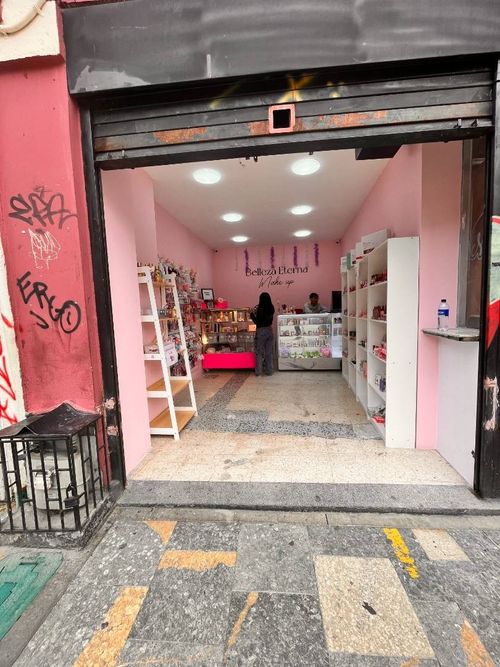 Casa en venta en Las Nieves, Bogotá, 1000 m² · foto 3 de 24
