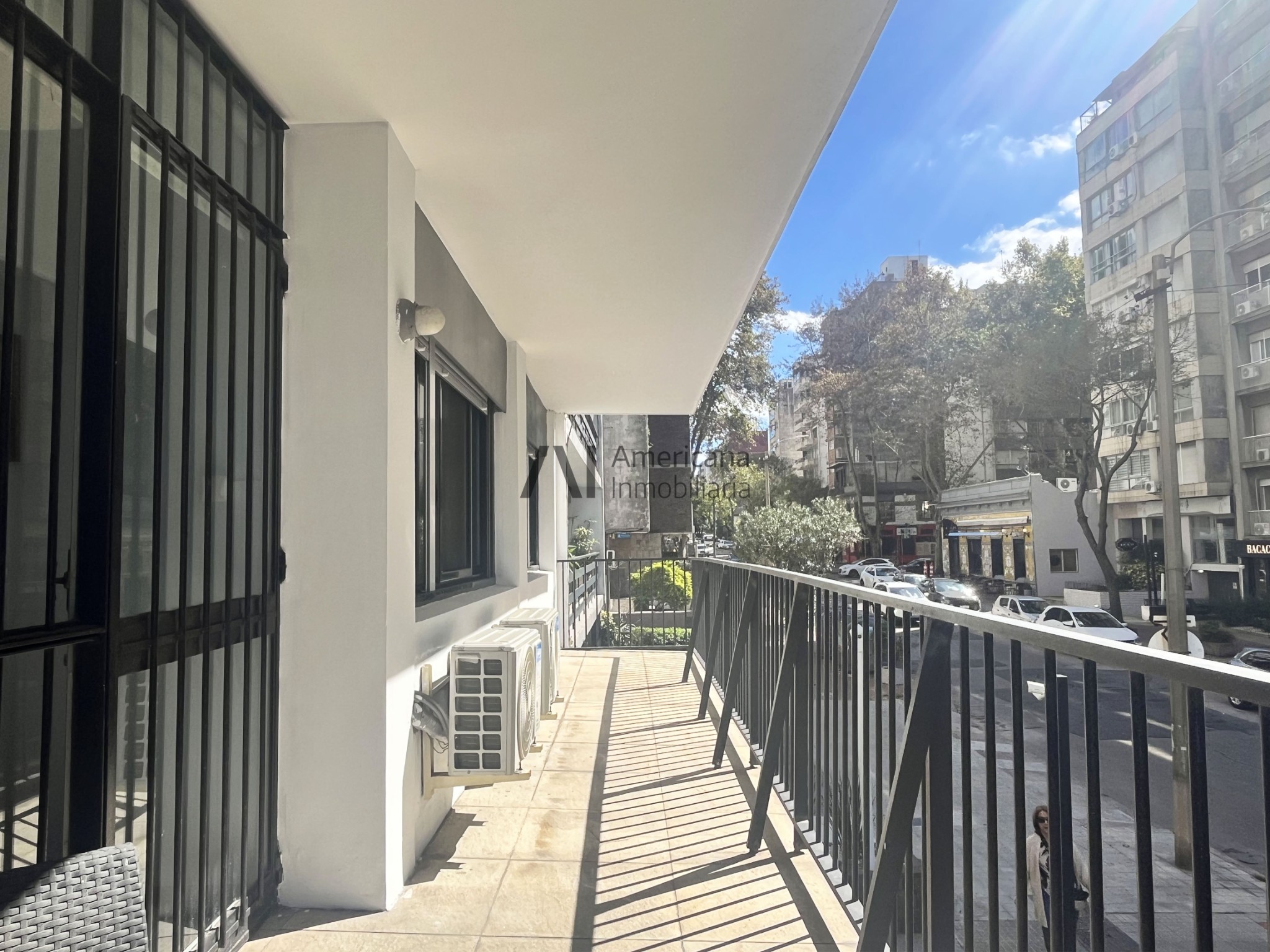 VENTA APARTAMENTO | POCITOS | 4 DORMITORIOS | 2 BAÑOS | GARAJE FIJO. - - Aanzicht 3