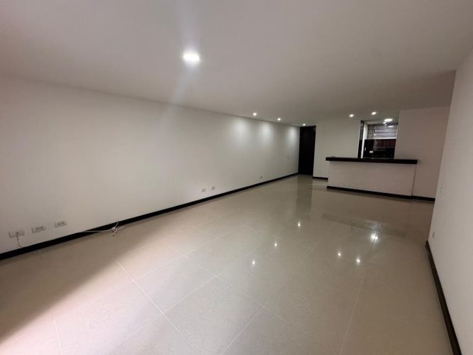 Apartamento de 2 alcobas en arriendo en Zuñiga, Envigado, 100 m² · foto 2 de 8
