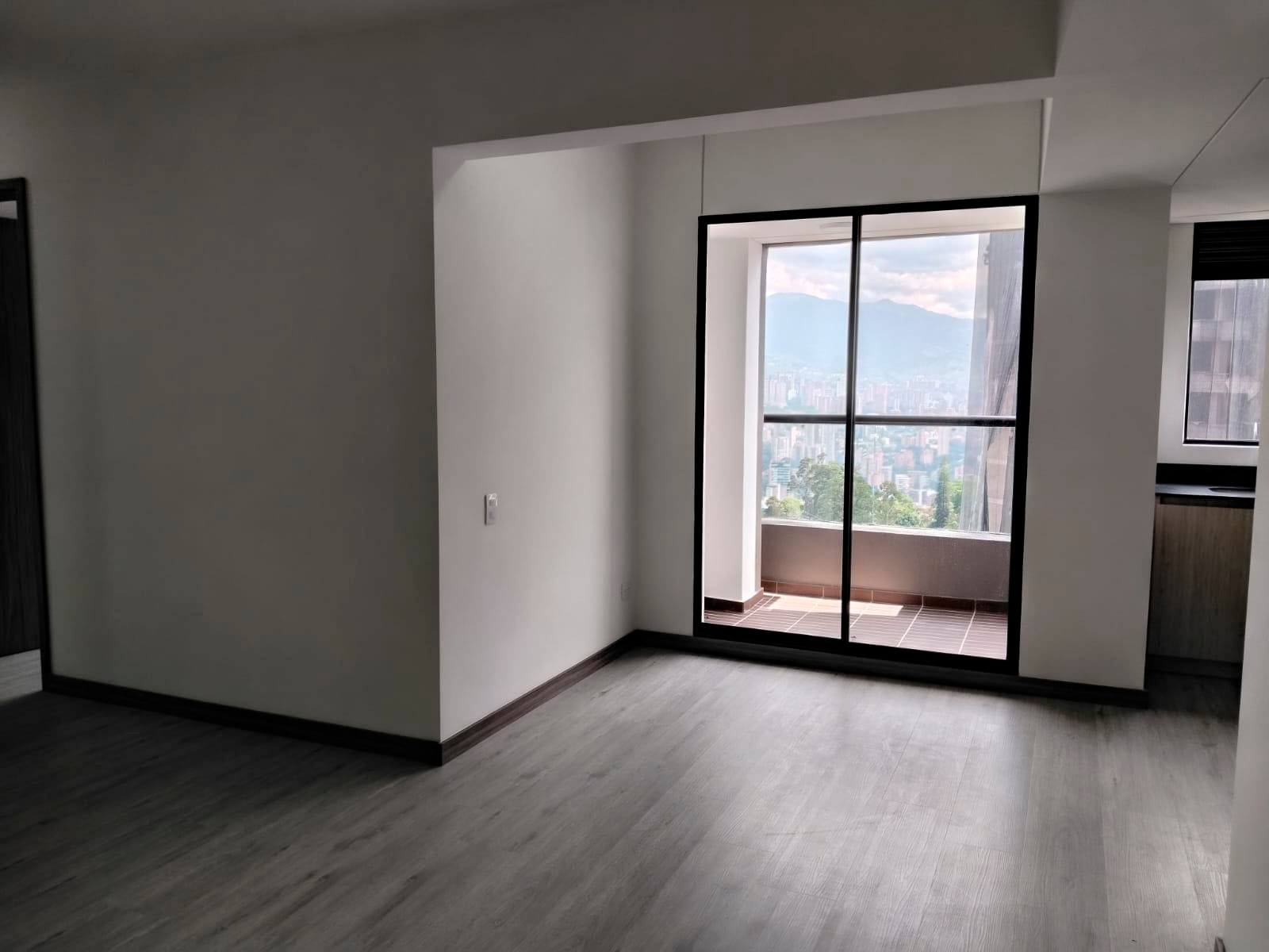 Apartamento en arriendo en El Poblado, Medellín · foto 2 de 19