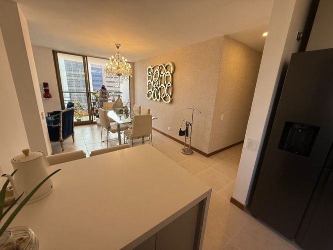 Apartamento de 2 alcobas en arriendo en Altos Del Poblado, Medellín, 85 m² · foto 7 de 24