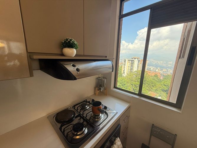 Apartamento de 2 alcobas en arriendo en Altos Del Poblado, Medellín, 85 m² · foto 15 de 24