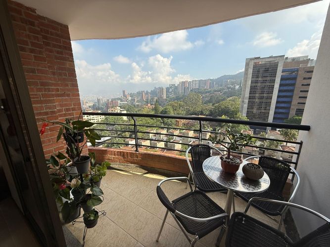 Apartamento de 2 alcobas en arriendo en Altos Del Poblado, Medellín, 85 m² · foto 8 de 24