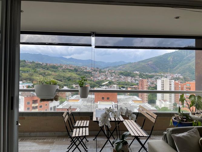 Apartamento de 2 alcobas en venta en Santa Teresita, Cali, 130 m² · foto 2 de 16