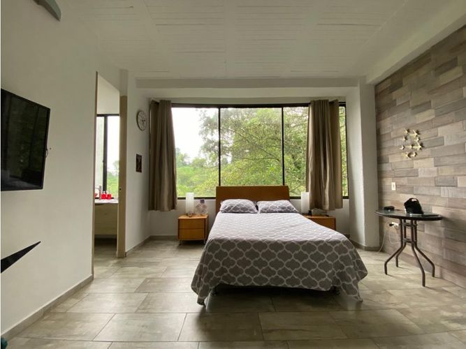Casa de 7 alcobas en venta en La Tablaza, La Estrella, 400 m² · foto 20 de 24
