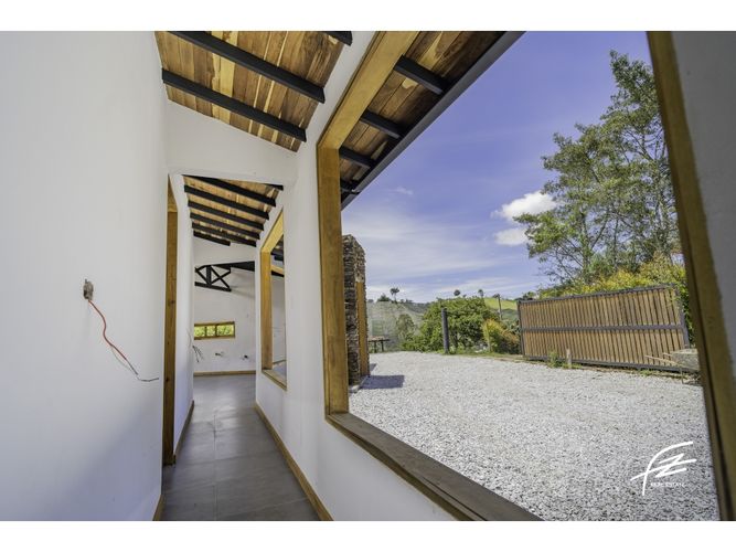 Casa de 2 alcobas en venta en Alto Grande, El Carmen de Viboral, 160 m² · foto 4 de 13