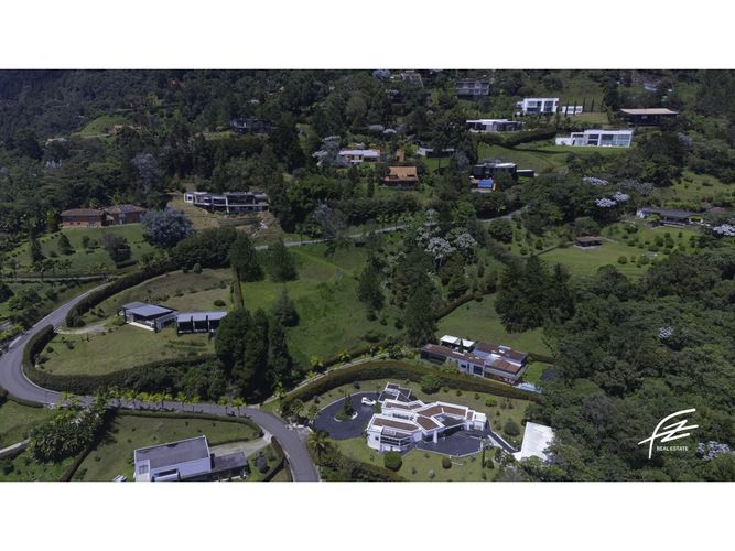 Lote en venta en Mesa, Envigado, 5543 m² · foto 3 de 12