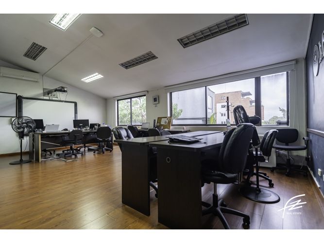 Casa de 6 alcobas en venta en El Poblado, Medellín, 420 m² · foto 7 de 24