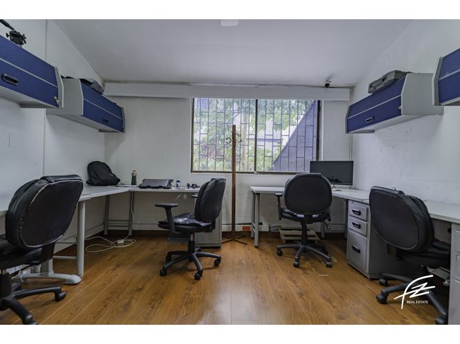 Casa de 6 alcobas en venta en El Poblado, Medellín, 420 m² · foto 13 de 24