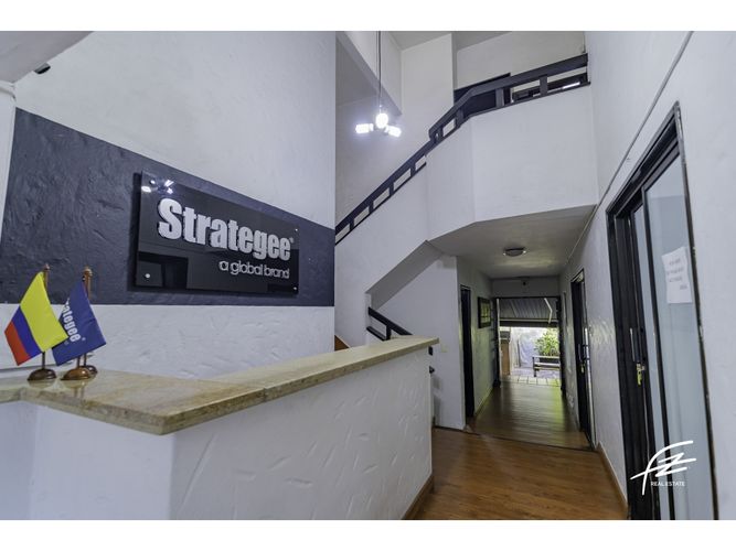Casa de 6 alcobas en venta en El Poblado, Medellín, 420 m² · foto 15 de 24