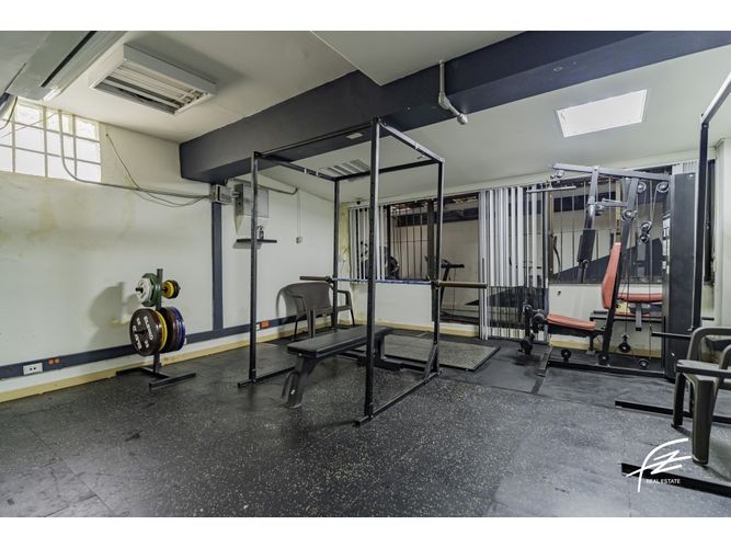 Casa de 6 alcobas en venta en El Poblado, Medellín, 420 m² · foto 22 de 24
