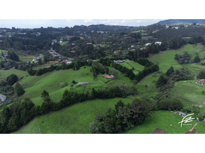 Lote en venta en Las Palmas, Envigado, 38737 m² · foto 5 de 6