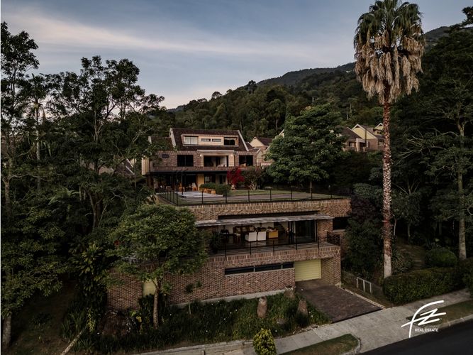 Casa de 6 alcobas en venta en Los Balsos, Medellín · foto 7 de 24