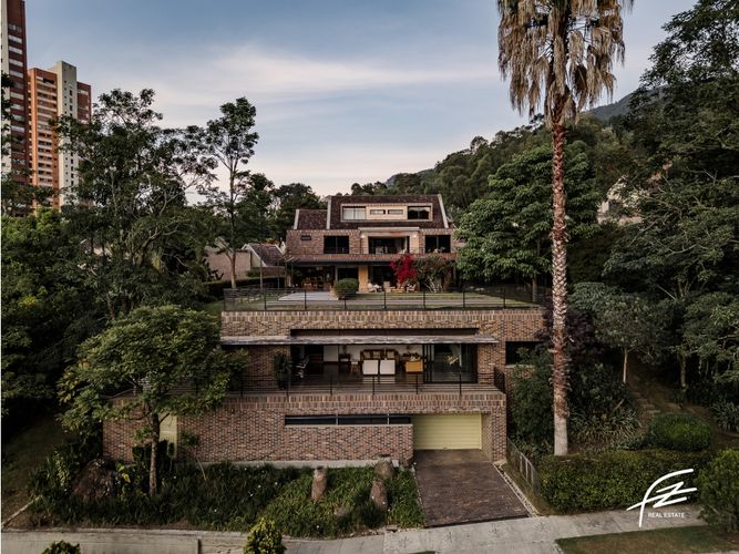 Casa de 6 alcobas en venta en Los Balsos, Medellín · foto 8 de 24