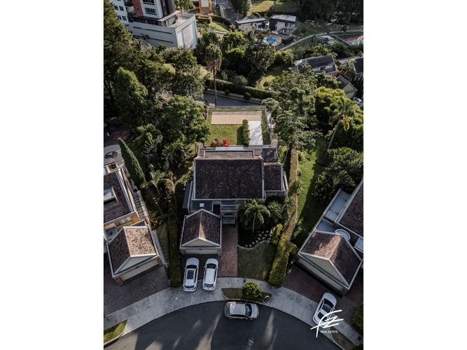 Casa de 6 alcobas en venta en Los Balsos, Medellín · foto 11 de 24