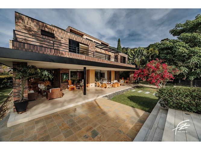 Casa de 6 alcobas en venta en Los Balsos, Medellín · foto 15 de 24