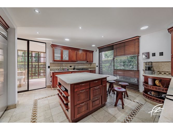 Casa de 6 alcobas en venta en Los Balsos, Medellín · foto 16 de 24