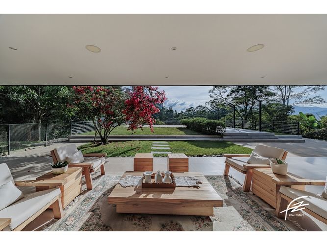Casa de 6 alcobas en venta en Los Balsos, Medellín · foto 20 de 24