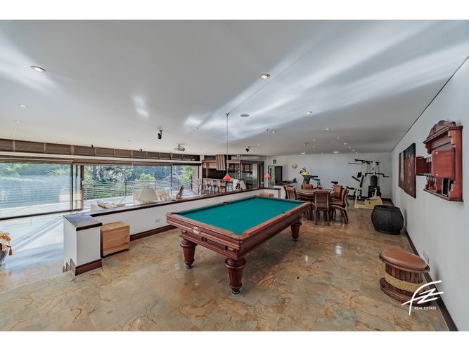Casa de 6 alcobas en venta en Los Balsos, Medellín · foto 23 de 24