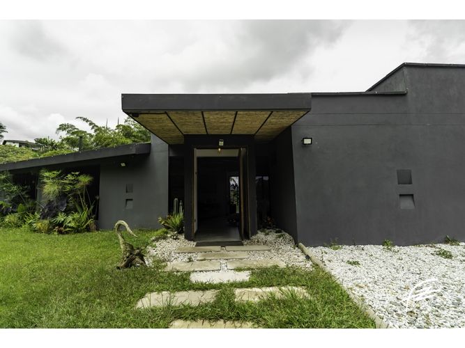 Casa de 3 alcobas en venta en El Carmen De Viboral, El Carmen de Viboral, 350 m² · foto 2 de 24