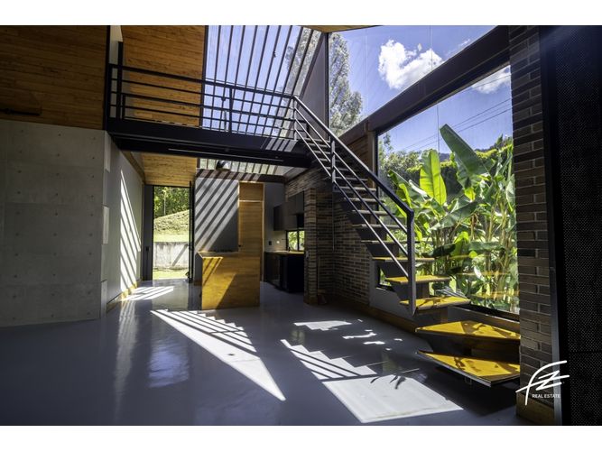 Casa de 5 alcobas en venta en La Ceja, 800 m² · foto 3 de 19