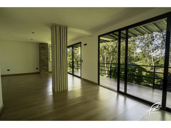 Casa de 5 alcobas en venta en La Ceja, 800 m² · foto 12 de 19
