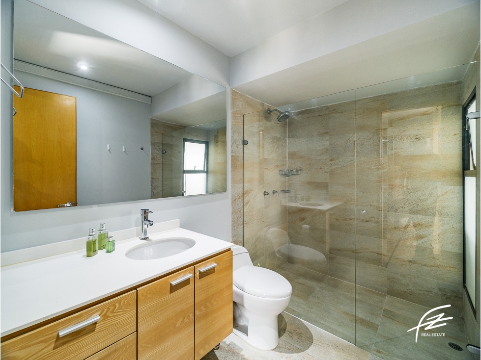 Apartamento en venta en El Poblado, Medellín · foto 20 de 24