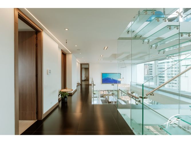 Apartamento de 5 alcobas en venta en El Poblado, Medellín, 737 m² · foto 9 de 18