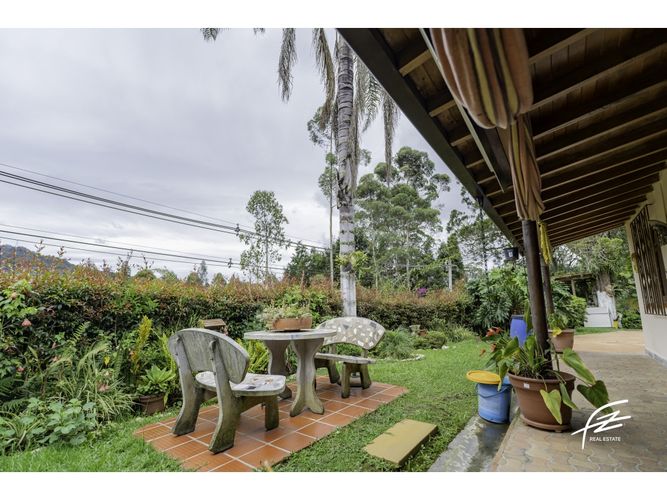 Casa de 4 alcobas en venta en Guarne, 300 m² · foto 3 de 24